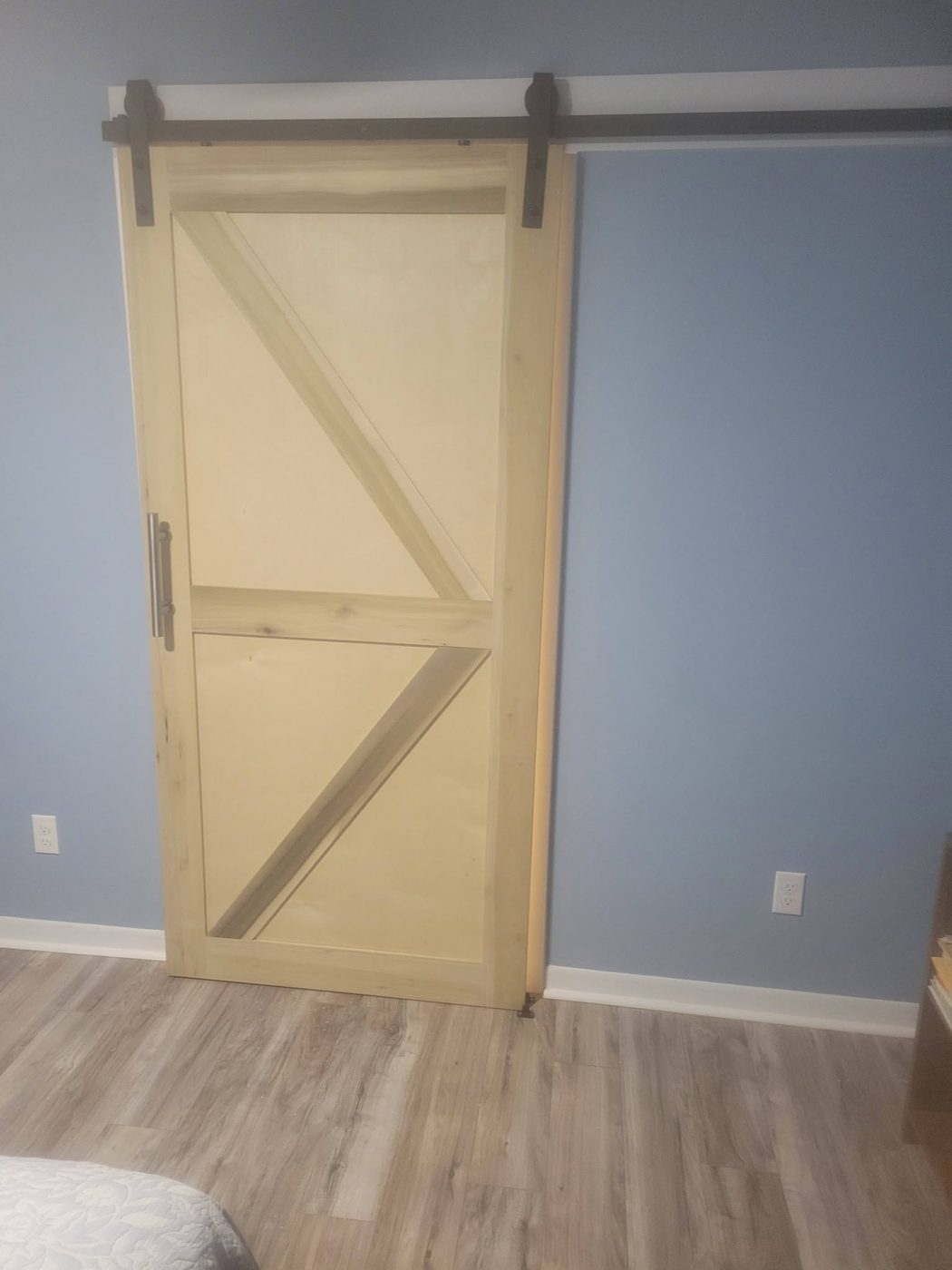 Sliding barn door